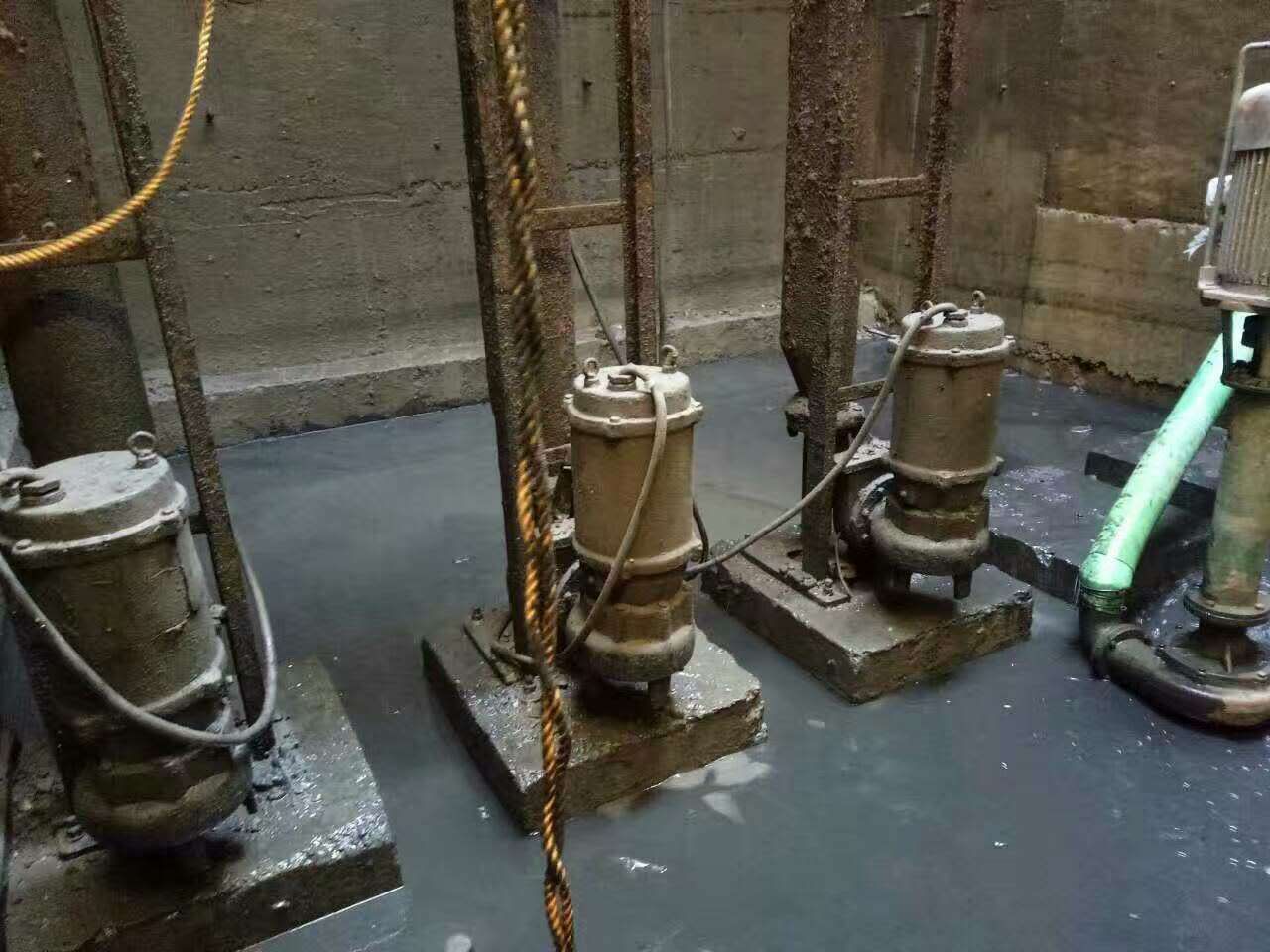 上栗污水池清理